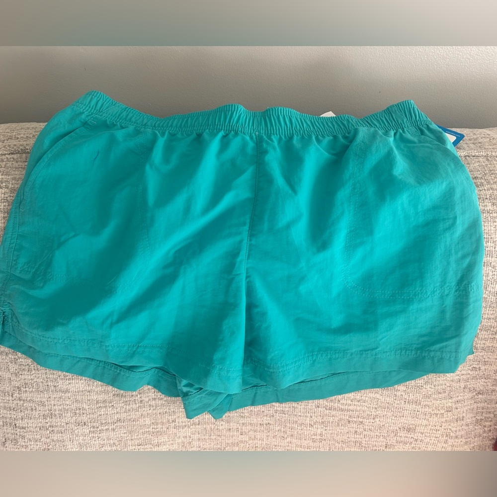 NWT Columbia sandy river shorts - size lg